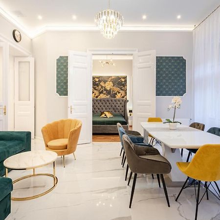 Premium Art Deco Apartment At Broadway // 4Bdr & 3Br Budapeste Exterior foto
