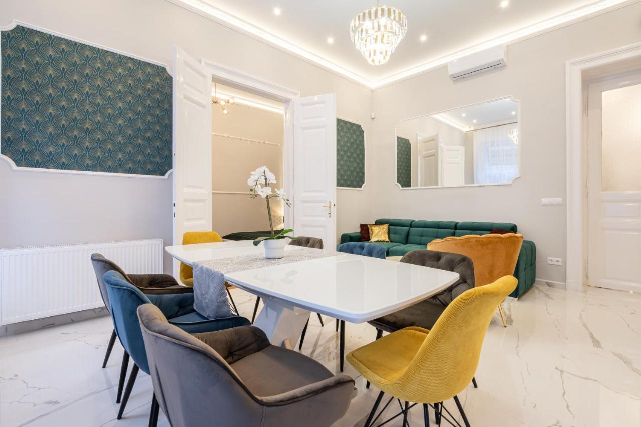 Premium Art Deco Apartment At Broadway // 4Bdr & 3Br Budapeste Exterior foto