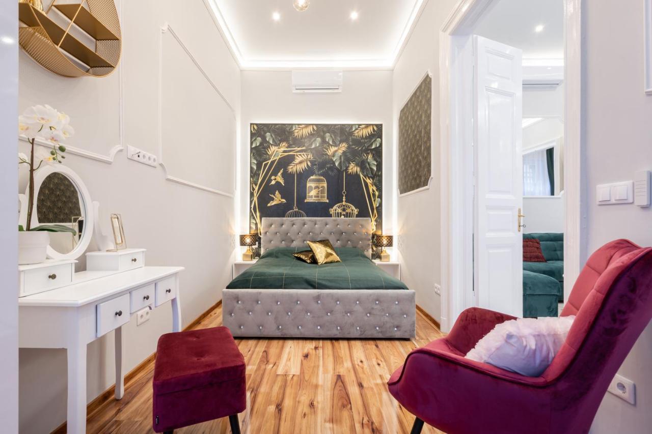 Premium Art Deco Apartment At Broadway // 4Bdr & 3Br Budapeste Exterior foto