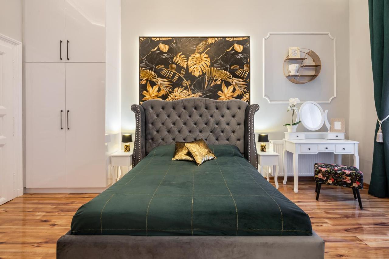 Premium Art Deco Apartment At Broadway // 4Bdr & 3Br Budapeste Exterior foto