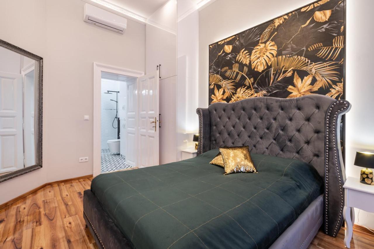 Premium Art Deco Apartment At Broadway // 4Bdr & 3Br Budapeste Exterior foto