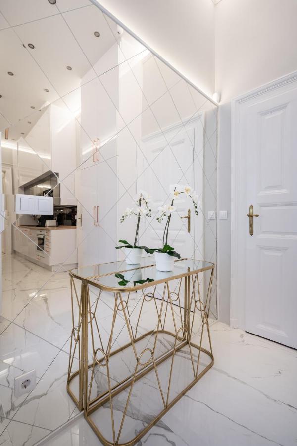 Premium Art Deco Apartment At Broadway // 4Bdr & 3Br Budapeste Exterior foto