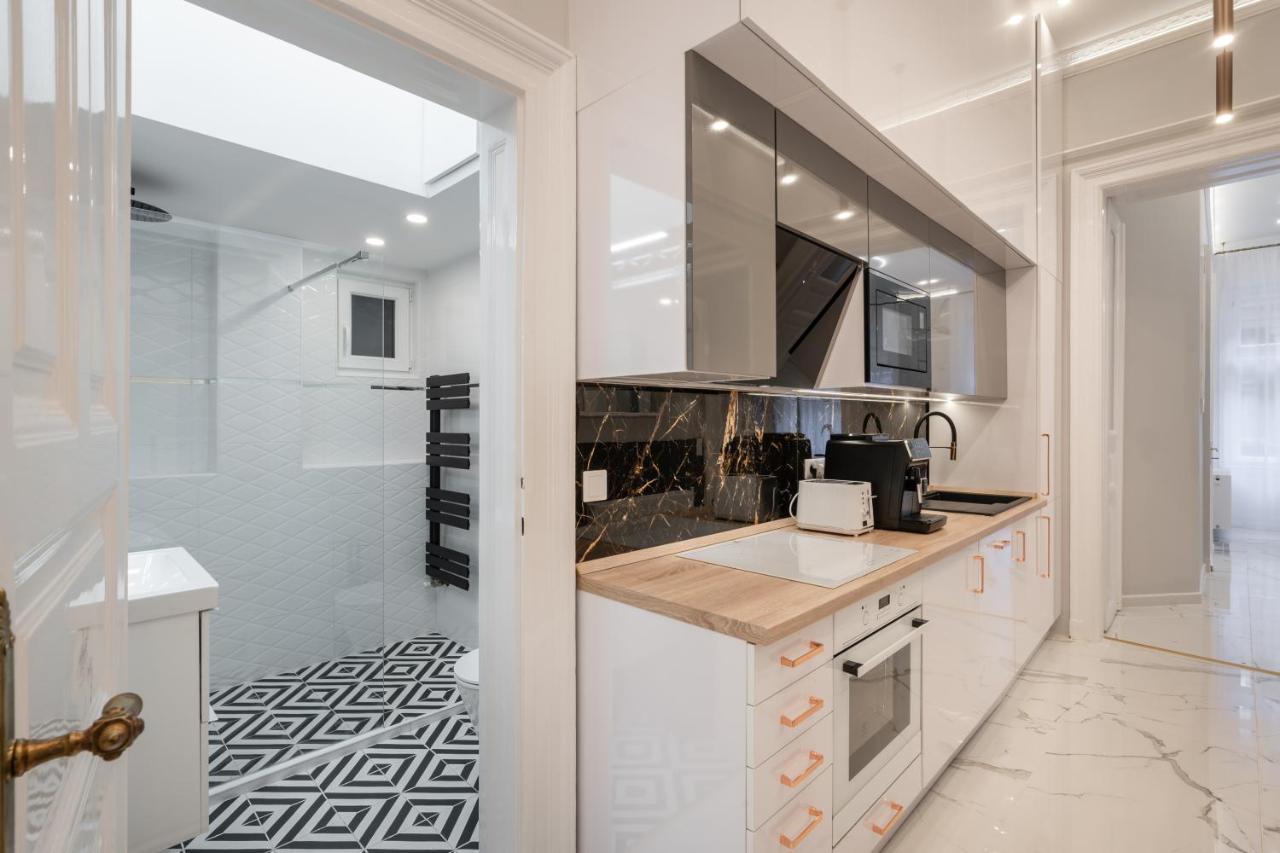 Premium Art Deco Apartment At Broadway // 4Bdr & 3Br Budapeste Exterior foto
